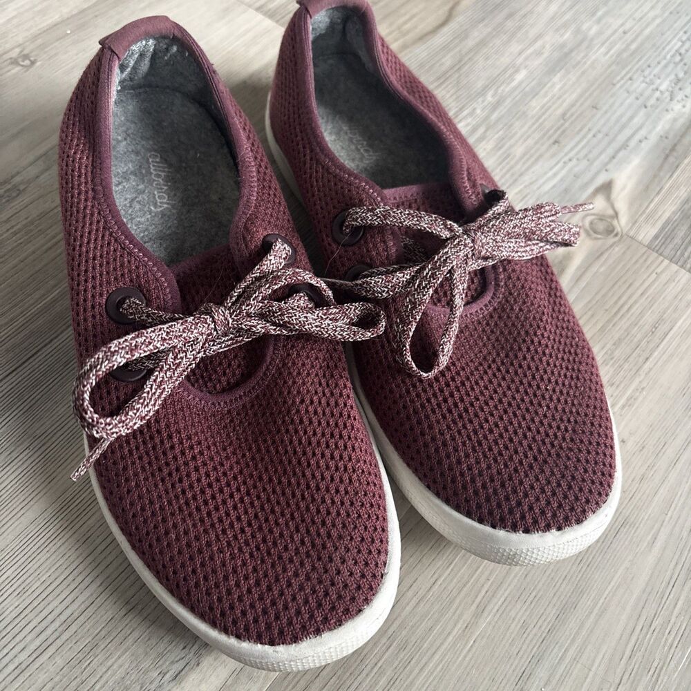 Allbirds Tree Runners Burgundy Red Color Lightweight Sneaker Womens size 7